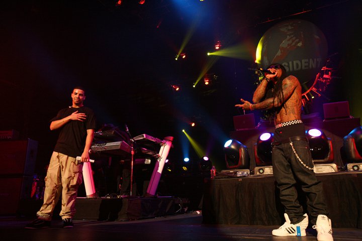 Drake And Lil Wayne On Stage. Lil Wayne on stage for his